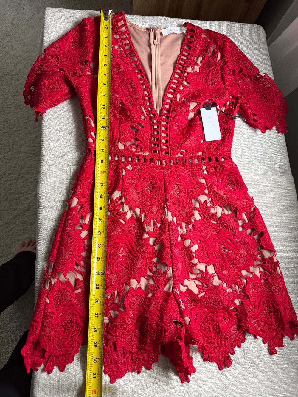 NWT Astr the Label Red Lace V-Neck Romper - Small - Picture 6 of 10